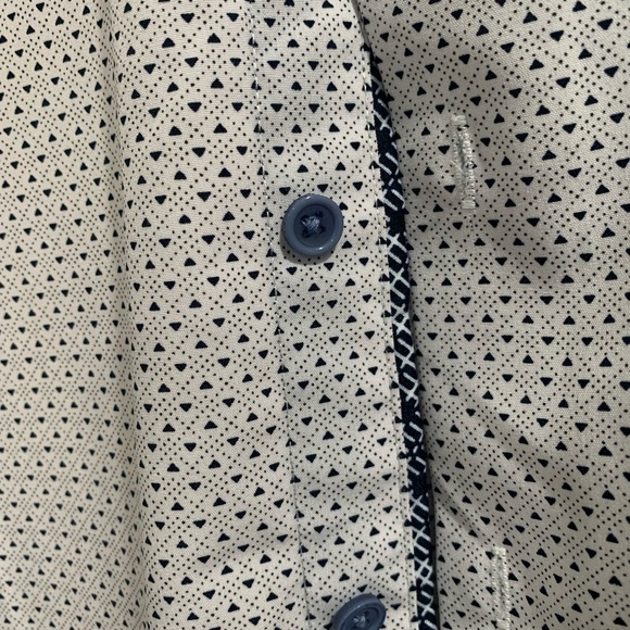 Button up - Picture 5 of 6